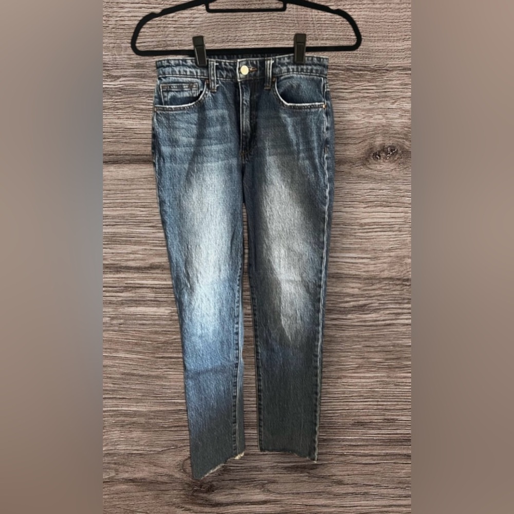 Joe’s Jeans High Rise Straight Ankle Raw Hem. Color: Paula Size:26